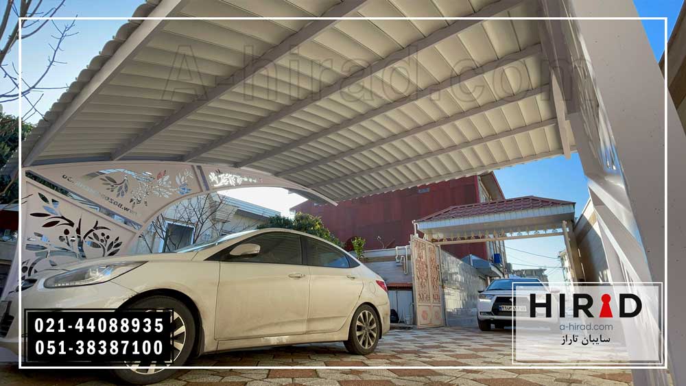 سایبان خودرو تاراز هیراد با سازه سایبان سفید رنگ و پوشش یو پی ویسی برای پارک 2 خودرو 